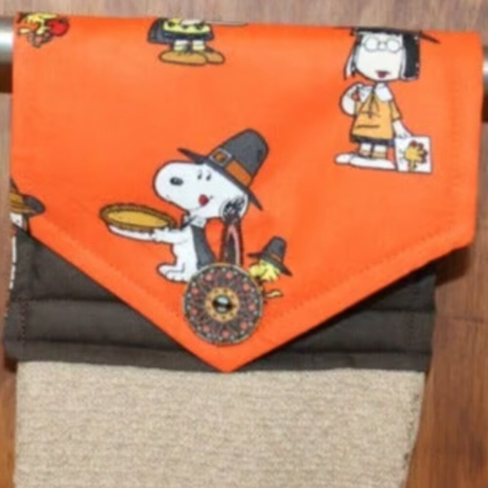 CHARLIE BROWN THANKSGIVING HANDMADE HANGING KITCHEN HAND TOWEL COTTON TOWEL